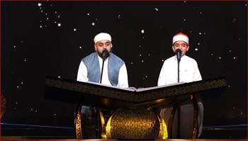 مناظرة تسحر القلوب في برنامج "دولة التلاوة".. القارئ البريطاني محمد أيوب عاصف في مواجهة "معجزة الشرقية"