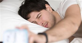 4 أسباب وراء استيقاظك متعب من النوم الكافي