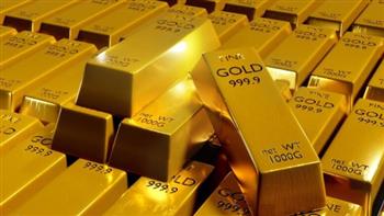 الذهب يستقر في آسيا بعد قفزة حادة بدعم من تراجع الدولار ومخاوف الإغلاق الحكومي الأمريكي