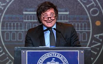 فاينانشيال تايمز: الرئيس الأرجنتيني يرفض تحرير سعر الصرف ويؤكد التمسك بإصلاحات السوق وتحالفه مع ترامب