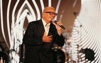 عمرو دياب يضيء ليل أبوظبي بأروع أغانيه في حفل خاص| صور  