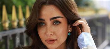 هنا الزاهد بإطلالة كلاسيكية