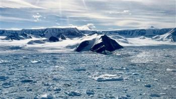 بوتيرة غير مسبوقة.. ذوبان نهر جليدي يقلق العلماء 