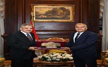 رئيس مجلس الشيوخ يستقبل رئيس هيئة قناة السويس
