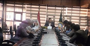 السكرتير العام للمحافظة يعقد اجتماعا لمتابعة أعمال تطوير المناطق غير المخططة في بلقاس