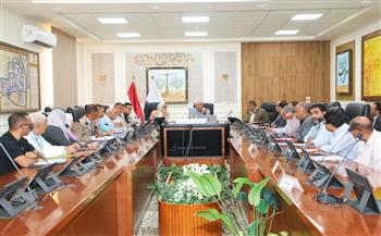محافظ الوادي الجديد يترأس اجتماع مجلس إدارة صندوق استصلاح الأراضي 