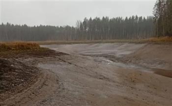 اختفاء بحيرة روسية.. المياه هربت إلى "الحفرة السوداء"