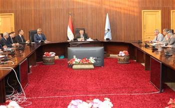 محافظ البحر الأحمر: لا تهاون في الانضباط الميداني ومتابعة المشروعات والخدمات 