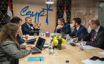 وزير السياحة والآثار يعقد سلسلة لقاءات مهنية مع مسئولي عدد من شركات الطيران العالمية 