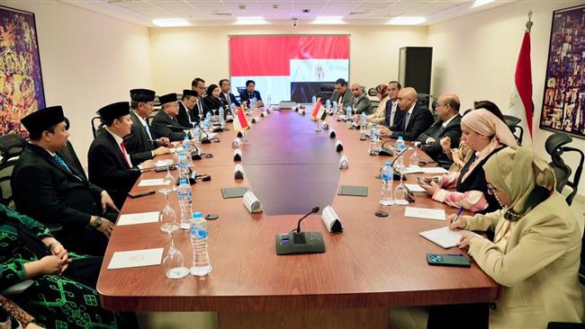 وزير التربية والتعليم يبحث مع نظيره الإندونيسي سبل تعزيز التعاون وتبادل الخبرات 