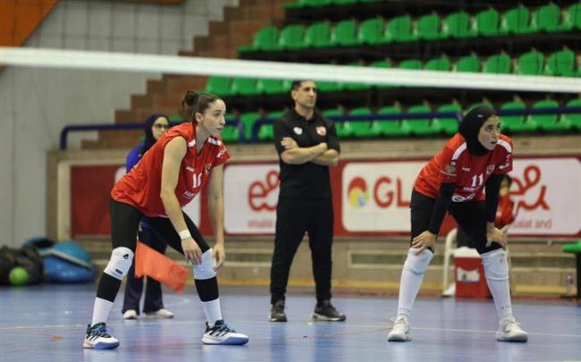 «سيدات طائرة الأهلي» يواجه العبور في الدوري  