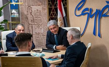 وزير السياحة والآثار يعقد اجتماعا مع مسئولي منصة TripAdvisor لبحث سبل تعزيز التعاون