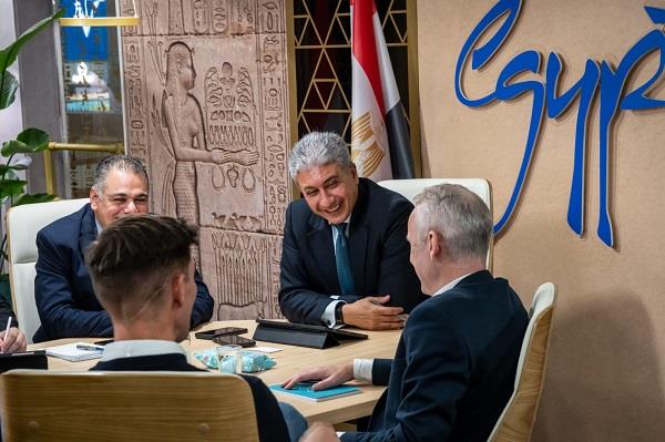 وزير السياحة والآثار يعقد اجتماعا مع مسئولي منصة TripAdvisor لبحث سبل تعزيز التعاون