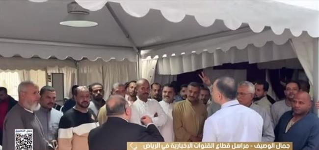 منذ اللحظات الأولى.. إقبال مئات المصريين بالسعودية على المشاركة في انتخابات البرلمان