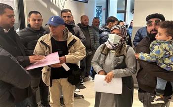 المصريون يجتمعون في حب مصر أمام السفارات بالخارج.. ويؤكدون: المشاركة في انتخابات "النواب" واجب وطني