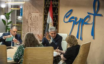 وزير السياحة والآثار يعقد لقاءات مع ممثلي اتحاد وكلاء وشركات السفر البريطاني