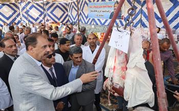 محافظ سوهاج يفتتح سوق "اليوم الواحد" بدار السلام لتوفير السلع بأسعار مخفضة للمواطنين