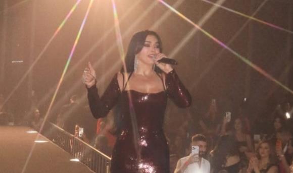 هيفاء وهبي تتألّق في حفلٍ جماهيري كامل العدد بالأردن  