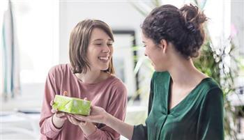 أسباب تجعل صديقاتك المقربات بمثابة علاجك النفسي.. منها دعمك الدائم