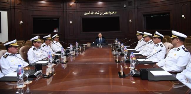 وزير الداخلية يعقد اجتماعًا مع مساعديه لمتابعة خطط تأمين انتخابات مجلس النواب 