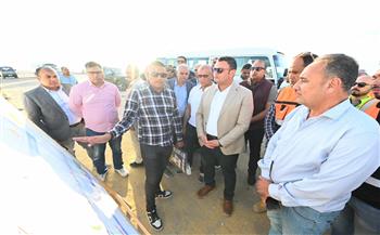 وزير الإسكان يتابع موقف تنفيذ أبراج "الداون تاون" وكوبري C19 بالعلمين الجديدة