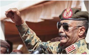 البرهان يزور مراكز إيواء نازحي الفاشر بمدينة الدبة بالولاية الشمالية