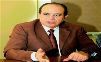 "هل الستات بيعرفوا يكتبوا"؟.. مدير معرض الكتاب يُجيب