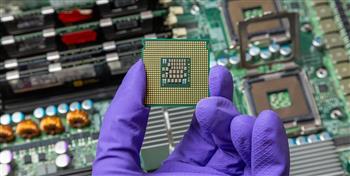 الصين تحث هولندا على استعادة استقرار سلسلة إمداد أشباه الموصلات العالمية