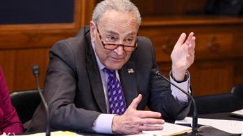 تشاك شومر ينتقد إحالة إدارة ترامب قضية مدفوعات برنامج (SNAP) إلى المحكمة العليا