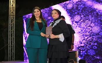 تكريم بسنت النبراوي في الدورة الـ3 لــ مهرجان بورسعيد للسياحة والتسوق 