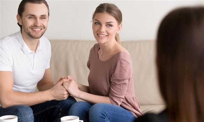 7 عبارات تشير أن الرجل يحب شريكة حياته ويقدرها