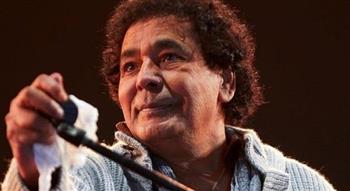 مصطفى كامل: محمد منير حالته الصحية مستقرة.. ويعانى من إرهاق العمل