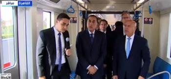 «مدبولي» يتفقد العرض المكشوف على هامش فعاليات معرض ومؤتمر النقل الذكي واللوجيستيات والصناعة