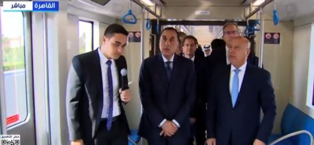 «مدبولي» بتفقد العرض المكشوف على هامش فعاليات معرض ومؤتمر النقل الذكي واللوجيستيات والصناعة