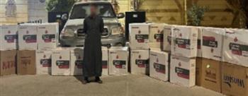 سقوط شخص بحوزته أكثر من 22 ألف عبوة سجائر مجهولة المصدر