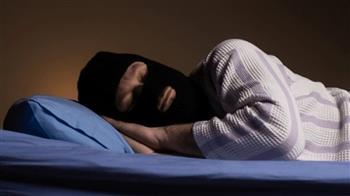 أغرب سرقة.. العثور على لص نائمًا وسط المسروقات في منزل ضحيته