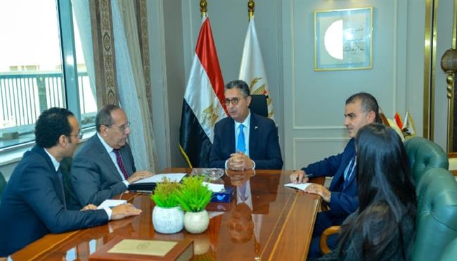 بدء طرح الزيوت الحرة بأسعار مخفضة بتوجيهات وزير التموين