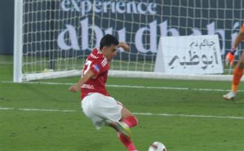 السوبر المصري.. بن شرقي يضع الأهلي في المقدمة أمام الزمالك في شوط أول ساخن