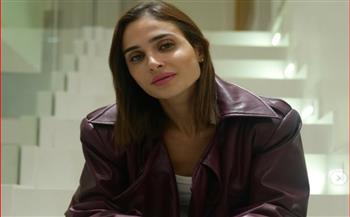 كندة كريم محمود عبد العزيز تؤكد دعمها الكامل لوالدتها آن الرفاعي