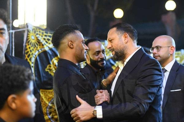 حزن ومواساة.. نجوم الفن يشاركون في عزاء والد محمد رمضان| صور