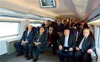 رئيس الوزراء يعطي إشارة بدء التشغيل التجريبي للخط الأول للقطار الكهربائي السريع 