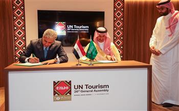 وزير السياحة والآثار ونظيره بالسعودية يوقعان مشروع برنامج تنفيذي للتعاون في مجال السياحة 