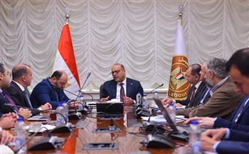 وزير العمل يستقبل وفد «eFinance» للاستماع إلى عرض بإنشاء منظومة إلكترونية متكاملة لخدمات الوزارة