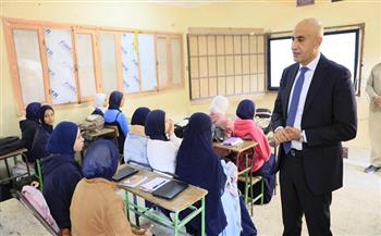 وزير التربية والتعليم يفاجئ مدارس البدرشين والصف بالجيزة لمتابعة انضباط سير العملية التعليمية 
