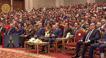 الرئيس السيسي يجري جولة تفقدية بمعرض «إيديكس 2025»