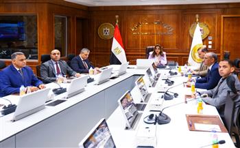 وزيرة التنمية المحلية تتابع منظومة المتغيرات المكانية بالمحافظات مع السكرتيري العموم المساعدين