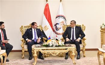 خلال معرض "EDEX 2025".. وزير الدولة للإنتاج الحربي ووزير دفاع أرمينيا يناقشان موضوعات التعاون المشترك