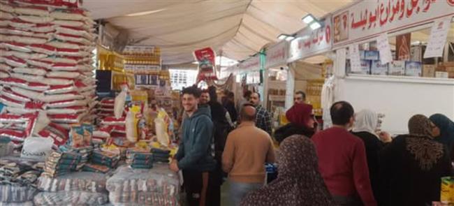 محافظ الدقهلية يشدد على المتابعة المستمرة لأسعار السلع الغذائية بالمعرض الدائم بشارع قناة السويس