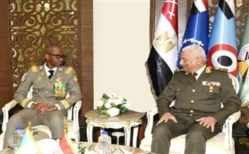 لقاءات عسكرية رفيعة على هامش افتتاح المعرض الدولي للصناعات الدفاعية (EDEX 2025)