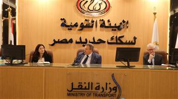 رئيس "سكك حديد مصر" يستقبل رئيسة قطاع الخدمات بشركة وابتك العالمية لبحث تعزيز التعاون في صيانة الجرارات